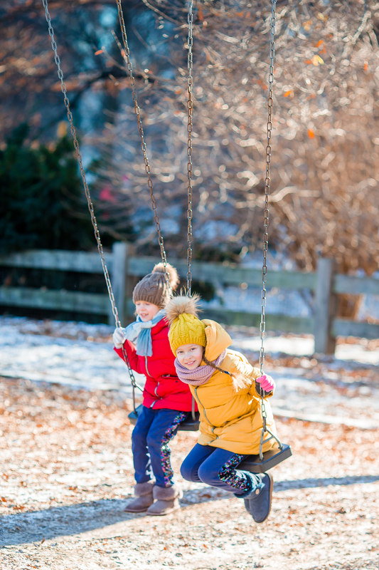 Girls playing in Central Park © Travnikovstudio - Dreamstime.com