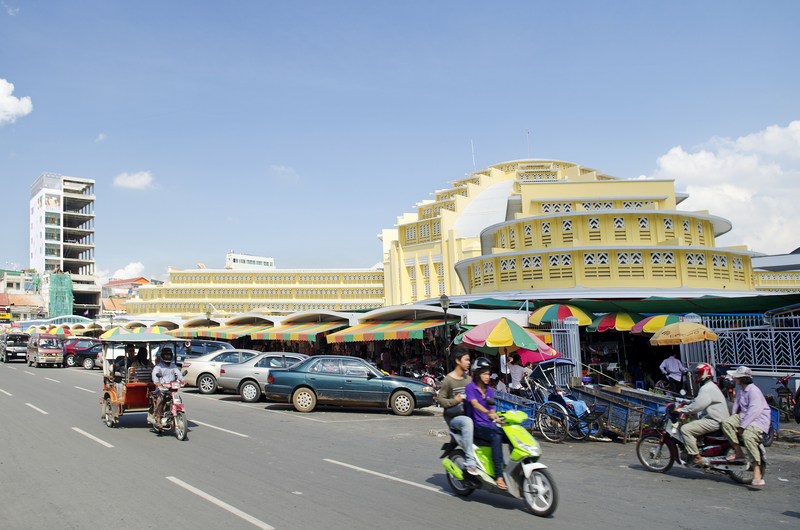 Psar Thmei Central Market in Phnom Penh, Cambodia © Jackmalipan | Dreamstime.com