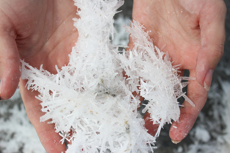 Natural salt crystals © Fionatoke | Dreamstime.com