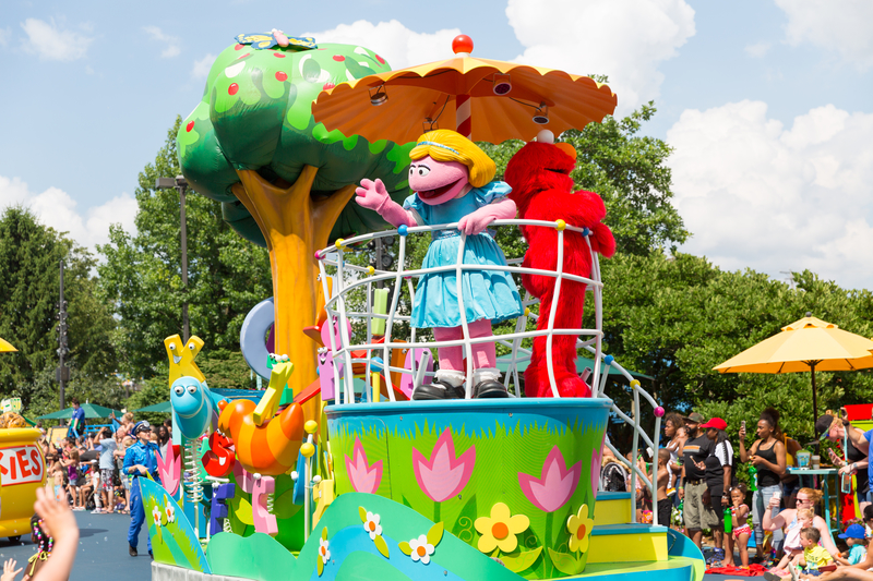 Sesame Place Parade © Zhi Qi | Dreamstime.com