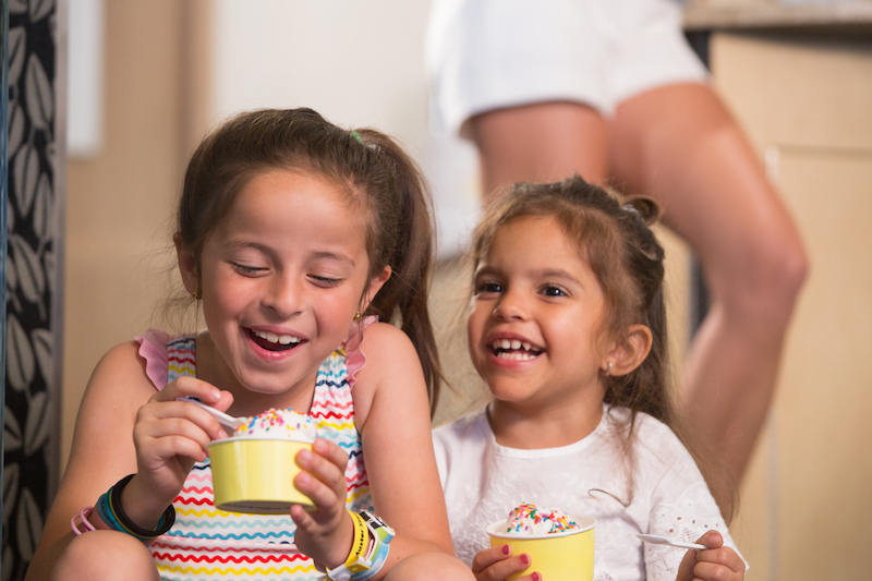 Kids at the Grand Cafe © Bahamas Paradise Cruise Line