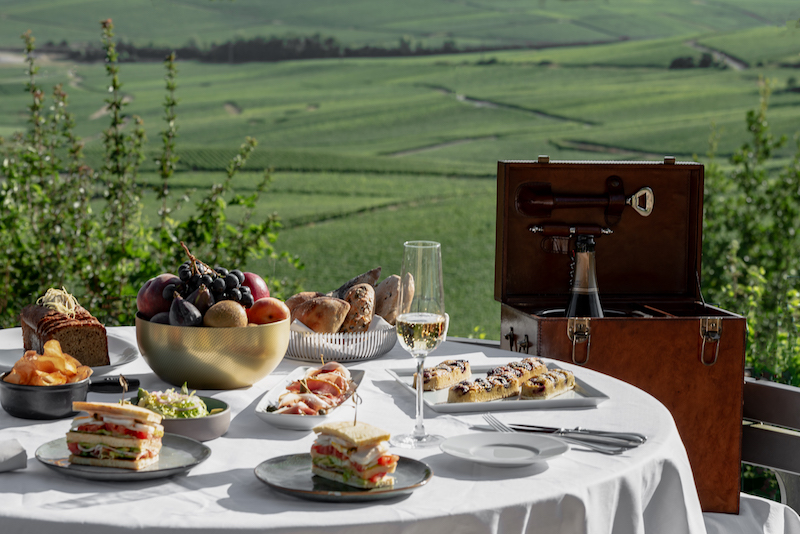 Pique-nique set up. Photo: Royal Champagne Hotel & Spa