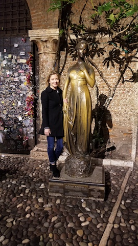 Kelly at Juliet's statue. Photo: Kelly Magyarics
