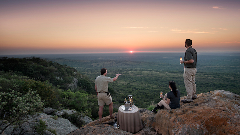 romantic-bush-dinner-in-phinda.jpg_11
